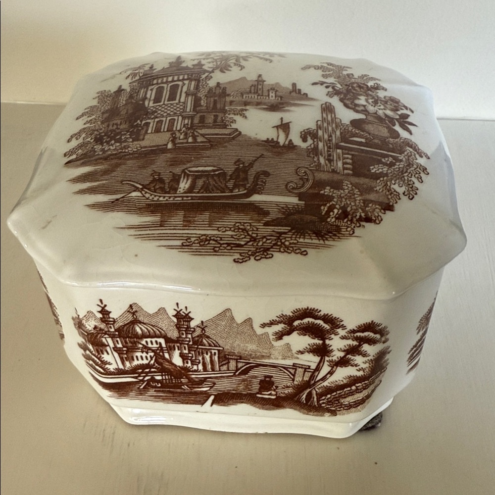 Brown and cream ceramic square box and 5 petite plates inside. Made in Spain